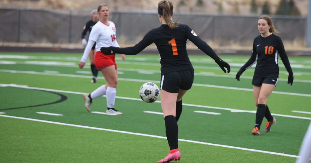 Taucher Wins Gatorade Girls Soccer Player of the Year; Pyer Named Coach of the Year