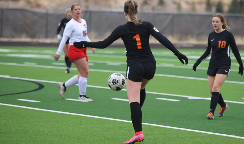 Taucher Wins Gatorade Girls Soccer Player of the Year; Pyer Named Coach of the Year