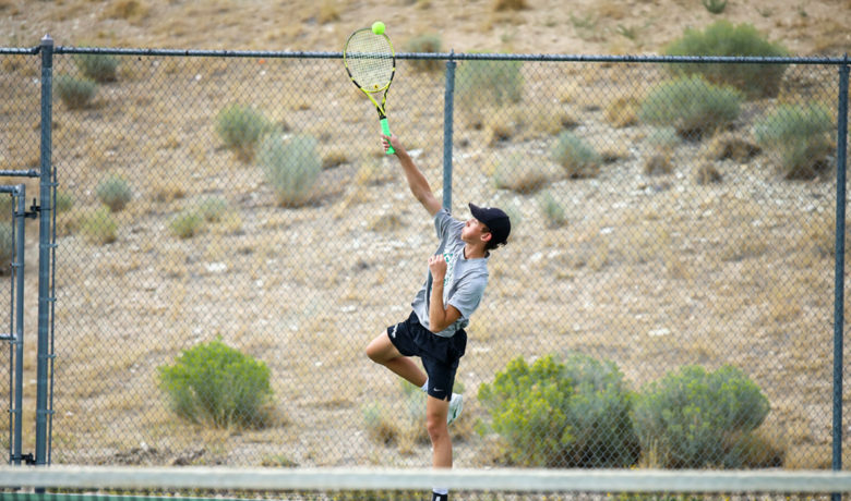 Wolves Tennis Splits With Kelly Walsh, Natrona County