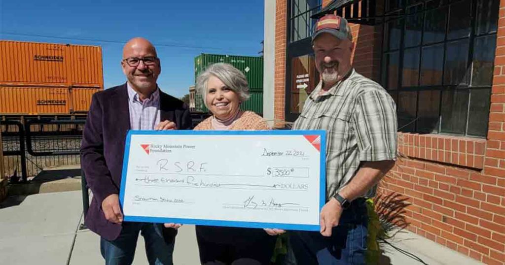 Rocky Mountain Power Donates $3,500 to Snowman Stroll Event