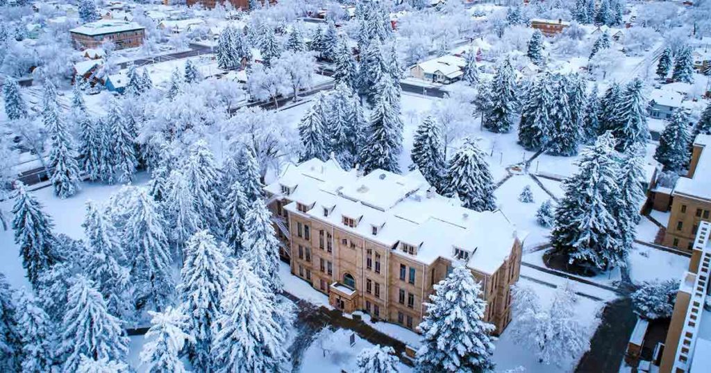 UW Lifts Mask Wearing Requirements in Most Indoor Spaces