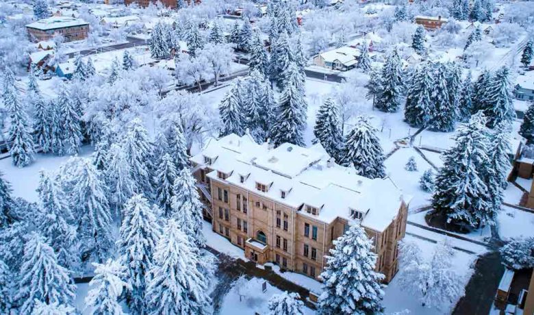 UW Lifts Mask Wearing Requirements in Most Indoor Spaces