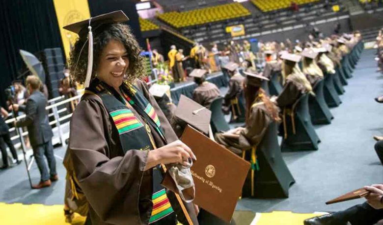 UW Announces Sweetwater County Fall, Summer Graduates