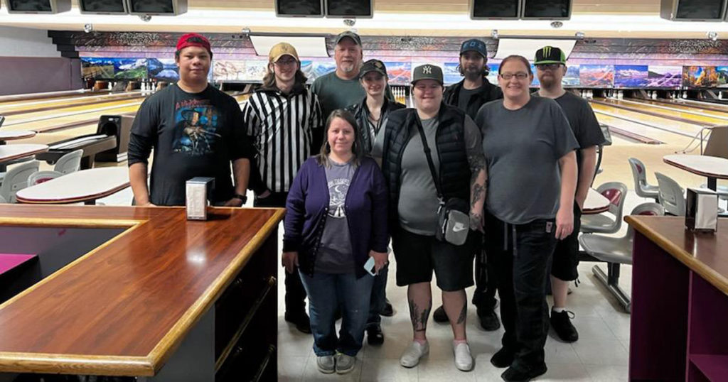 Green River Bowling Alley Donates to Sweetwater Regional Cancer Center