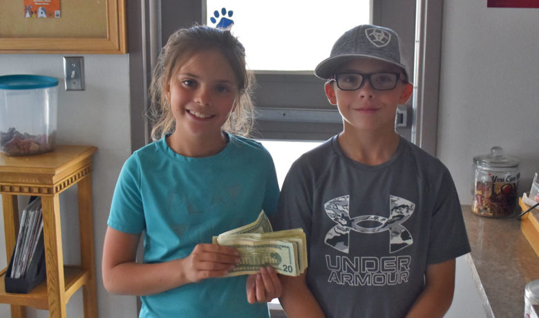 Local Kids Donate Root Beer Float Proceeds to Green River Animal Control