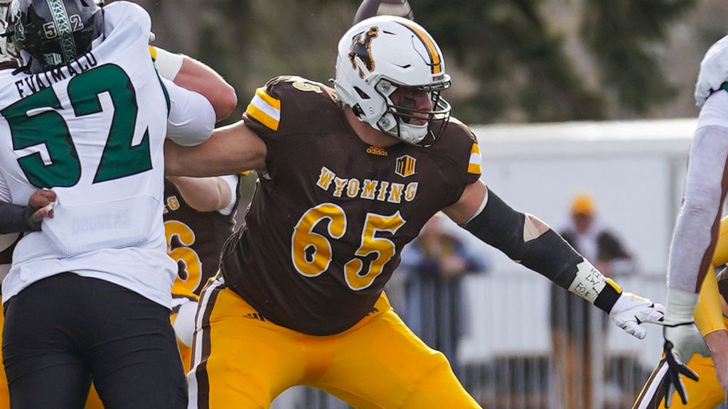Cowboys Seek to Extend Win Streak Against Hawaii