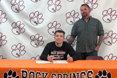 RSHS Wrestler Kayleb Farris Commits to Ellsworth College