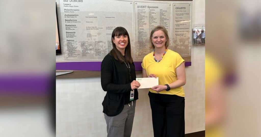 Run with Sandy 5K Donates $1,200 to Sweetwater Regional Cancer Center