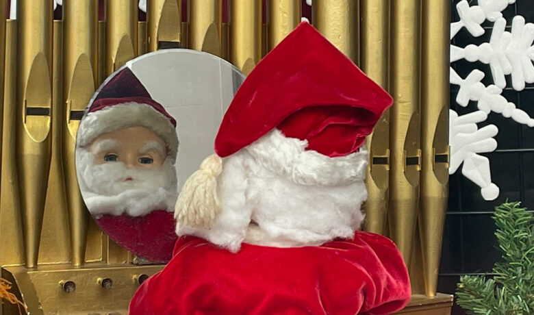 Marguerite’s Santa Continues to Delight Downtown