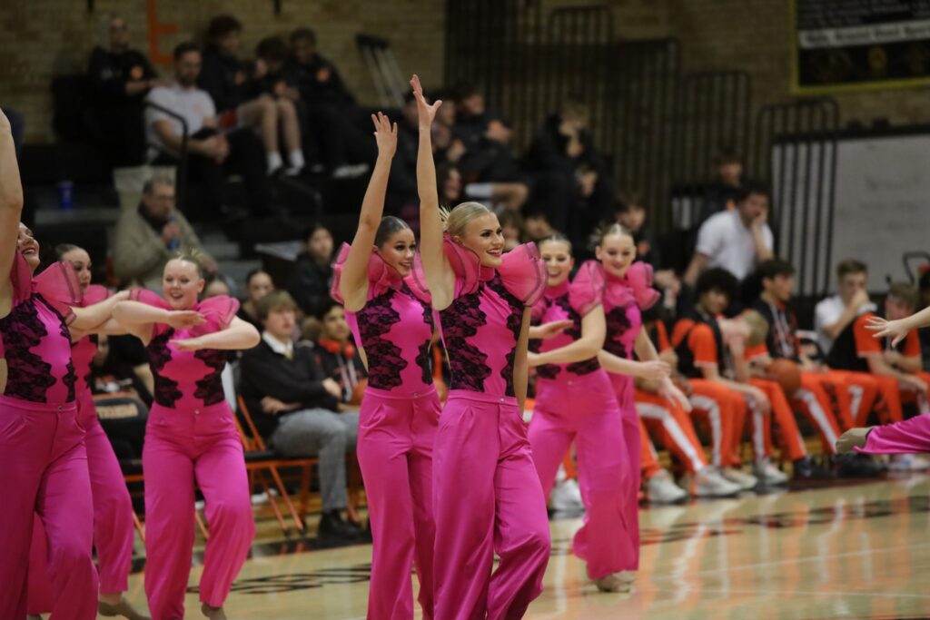 Tiger and Wolves Cheer and Dance Compete in State Spirit Friday