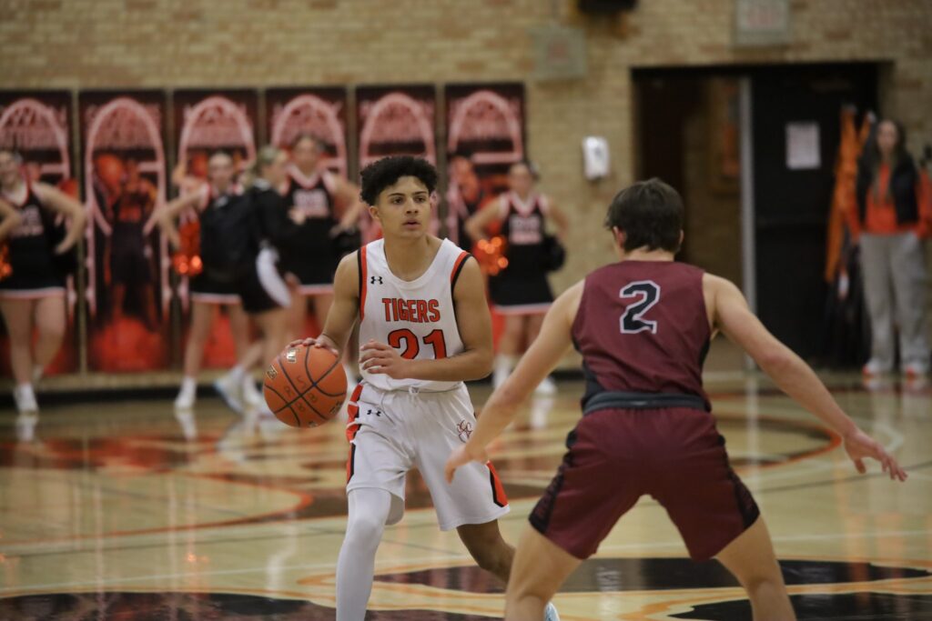 Tiger and Wolves Basketball Continue Conference Season This Weekend