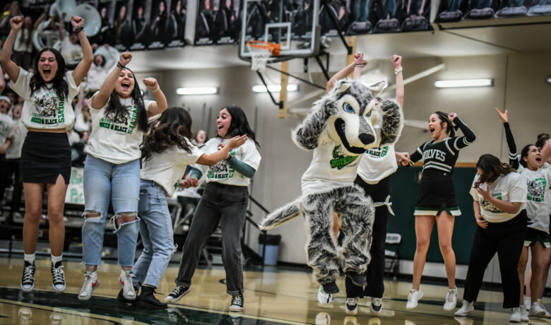Rock Springs Hosts Green River For Blood Drive Game