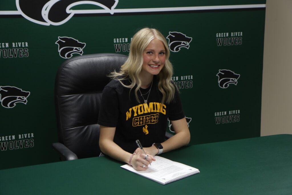 Allysa Drinkle Signs for Cheerleading with the University of Wyoming