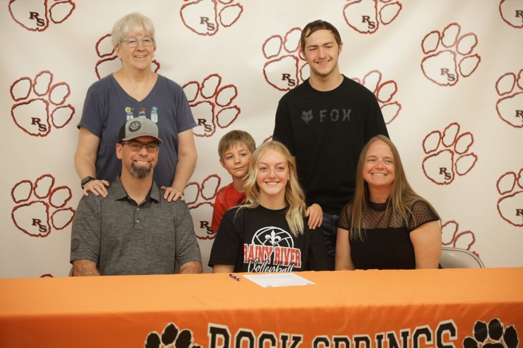 Jocelyn Copeland Signs with Minnesota North College For Volleyball
