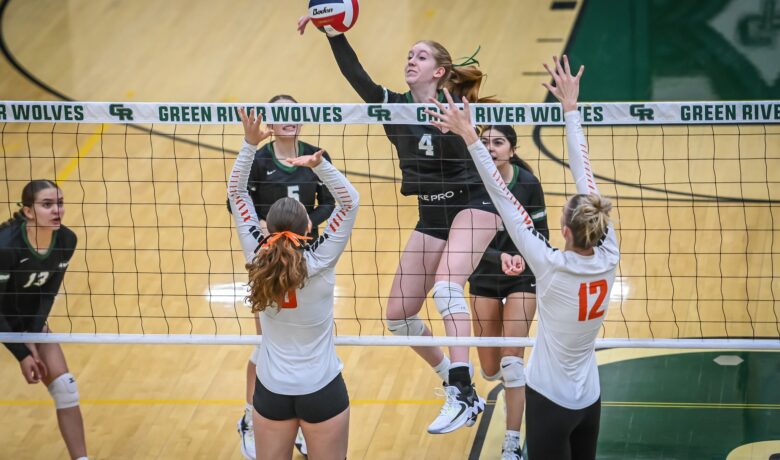 Rock Springs and Green River Volleyball Start Season Strong at Cheyenne Invitational