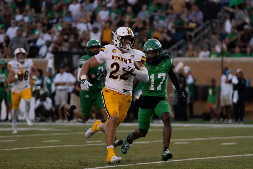 Wyoming Falls to North Texas on the Road, Drops to 0-4