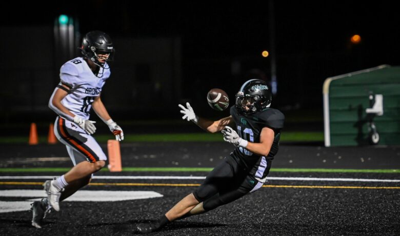 Wolves Fall to Jackson After Late Bronc Surge