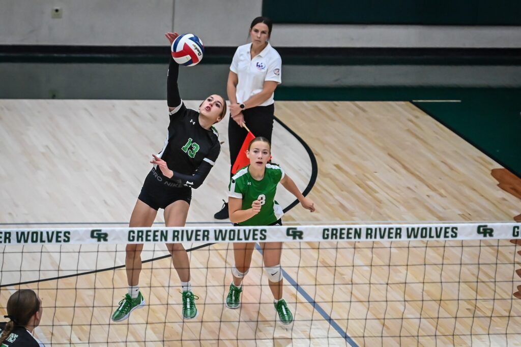 Lady Wolves Fall in Thriller to Lady Broncs in Five-Set State Volleyball Opener