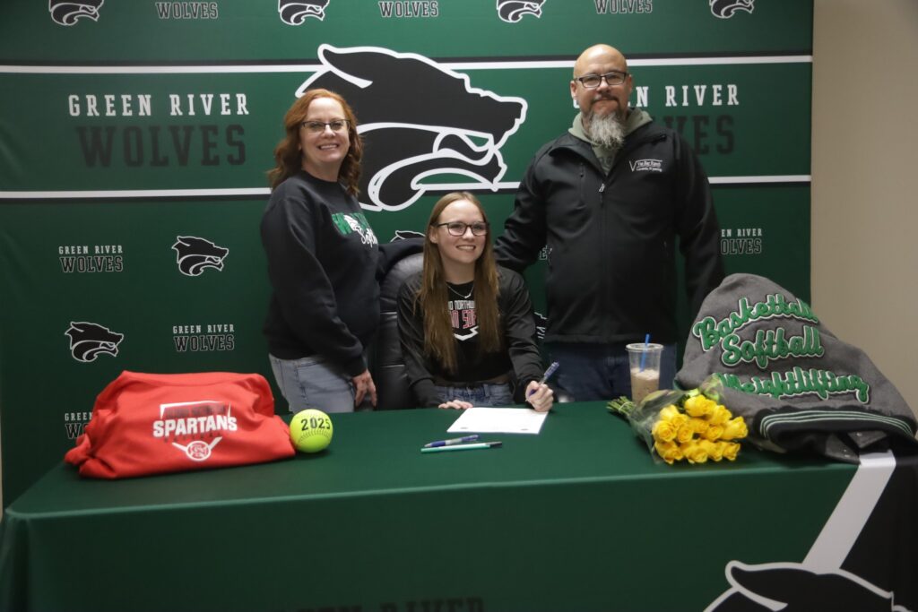 Green River’s Izzy Kelley Signs with CNCC Softball Program