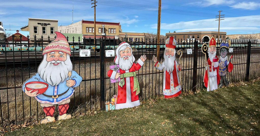 Downtown Rock Springs Hosts Santas from 56 Nationalities