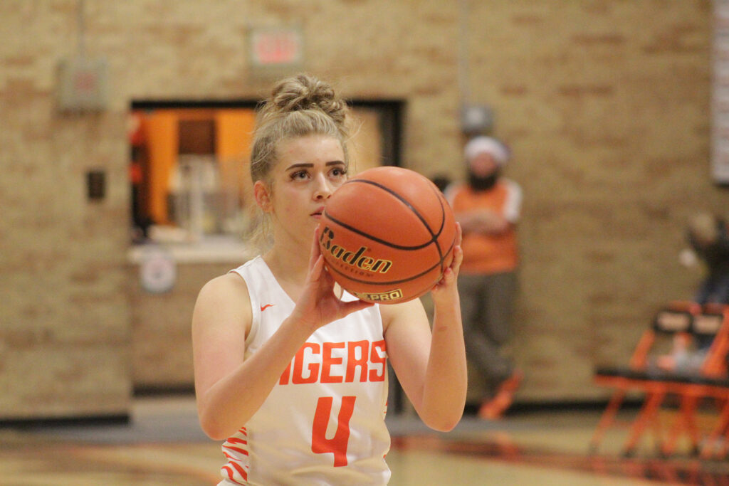 Rock Springs Tigers and Lady Tigers Open Flaming Gorge Classic with Mixed Results