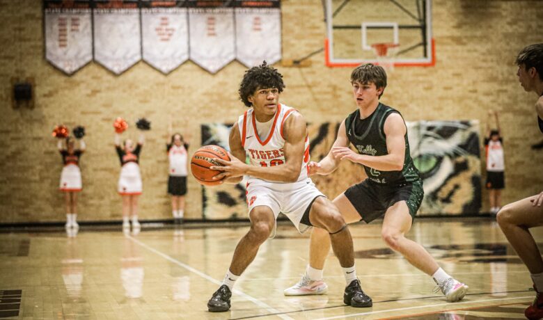 Tigers Win Big Over Casper Teams While Lady Tigers Fall in Tight Battles