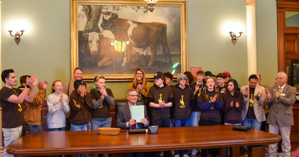 Gordon Signs Bills Supporting Enhanced Oil Recovery, Protection of Petroglyphs