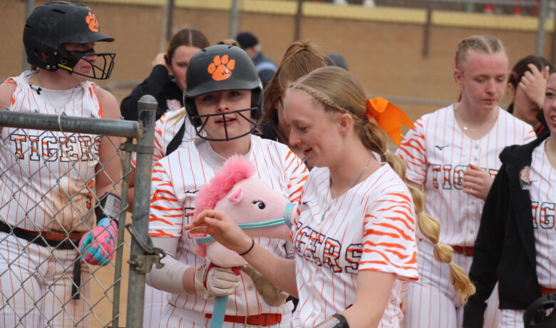 Lady Wolves, Lady Tigers Seek First Conference Wins