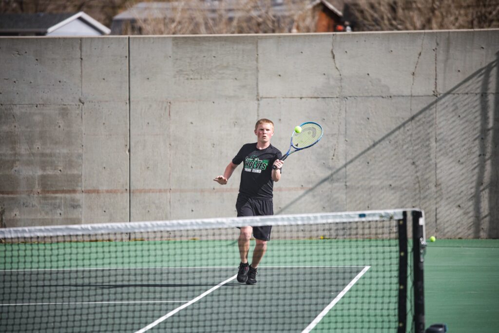 Rival Tennis Teams Sharpen Skills in Spring Showdown at Green River