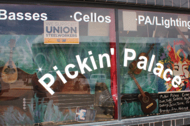 Pickin’ Palace Held Concert for 30 Year Anniversary