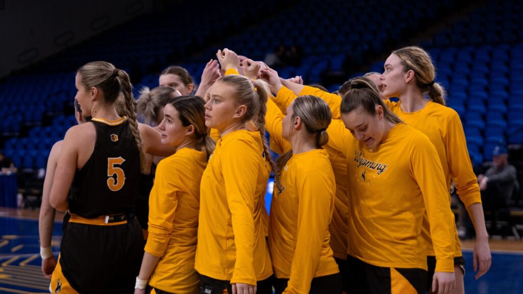 Cowgirl Basketball and Tennis Teams Earn National Academic Recognition