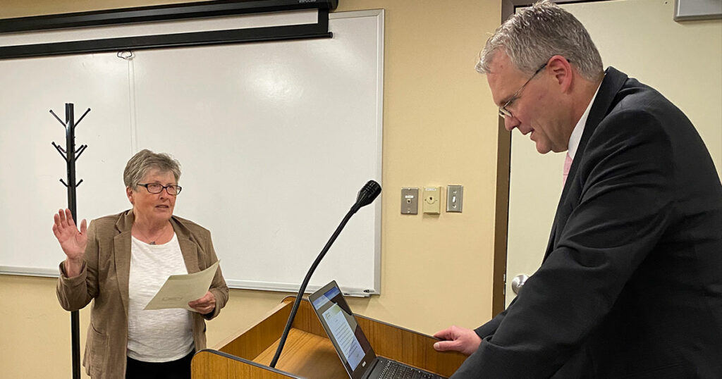 Memorial Hospital Board Elects Officers