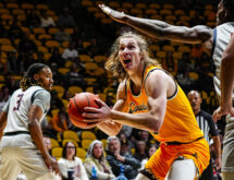Wyoming Rally Falls Short in 73-70 Loss to UNLV in MW Tournament