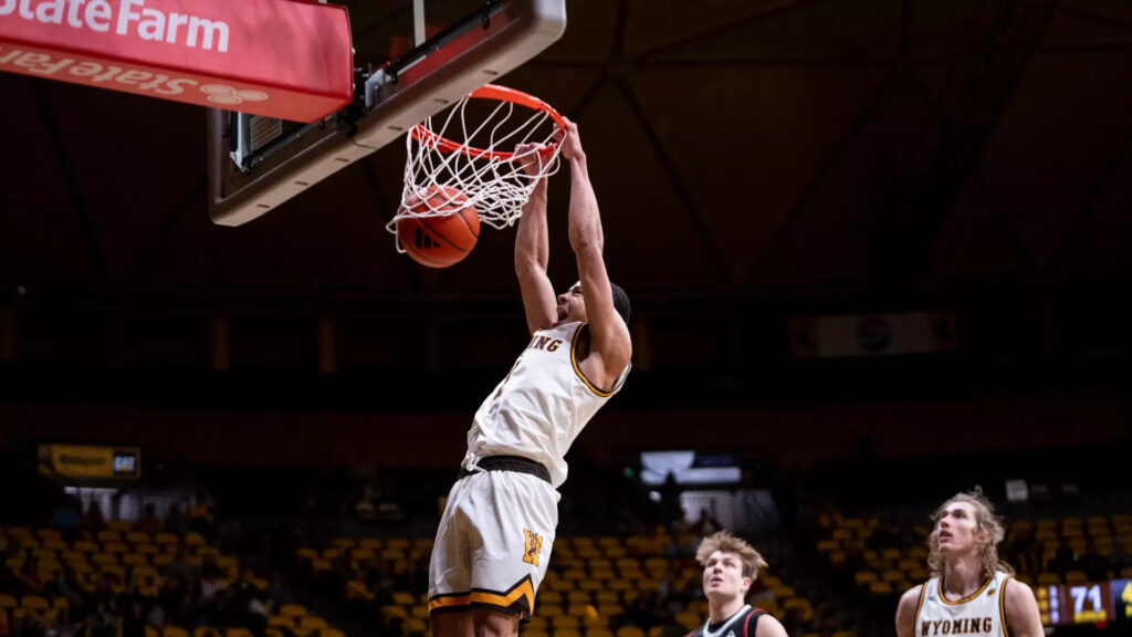 Cowboys Improve to 3-0 Behind Dennis and Rojas; Cowgirls Fall on the Road at UT Arlington