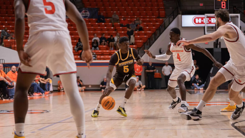 Wyoming Falls at Sam Houston State for First Loss