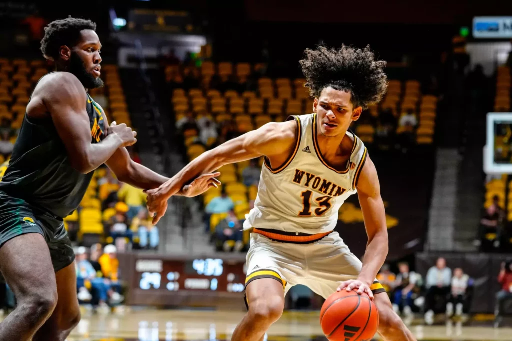 Wyoming Holds Off Norfolk State 75-67 Behind First-Half Defense