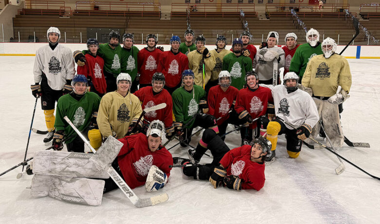 Miners Hockey Team Named URA/Main Street Volunteers of the Month