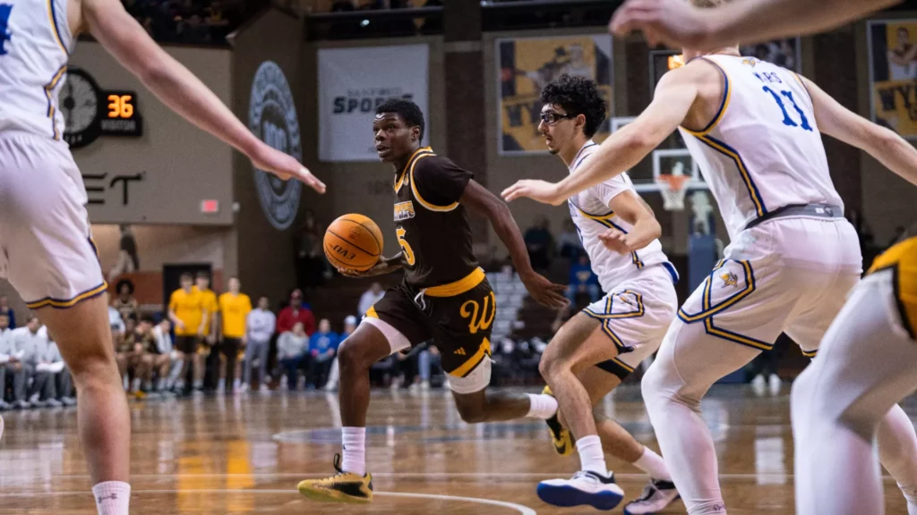 Wyoming Rolls Past South Dakota State Ahead of Conference Play