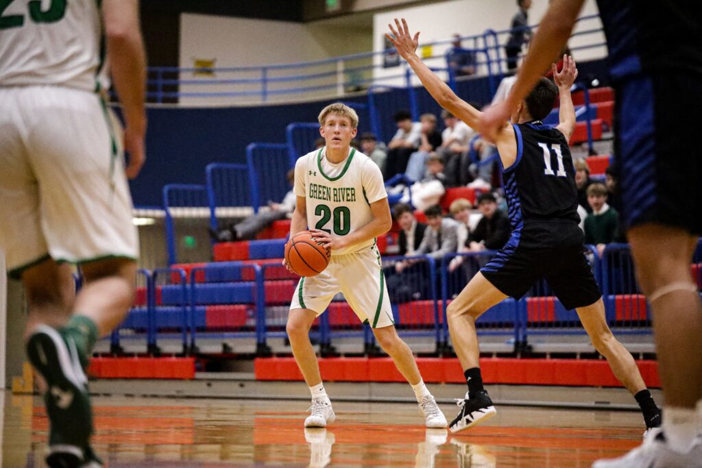 Wolves Host Evanston, Riverton to Open Non-Tournament Play
