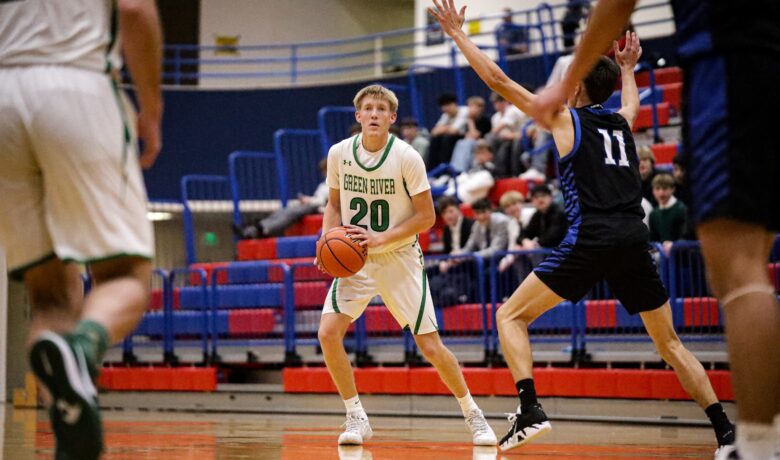 Wolves Host Evanston, Riverton to Open Non-Tournament Play