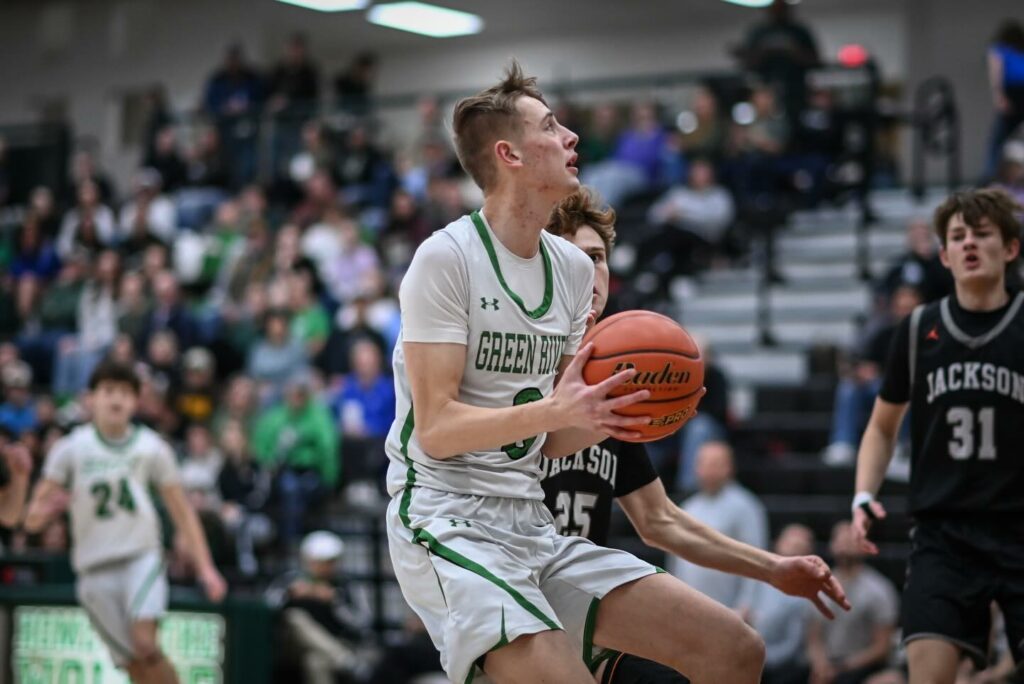 Wolves Split With Star Valley, Tigers Go 1-1 at Jackson