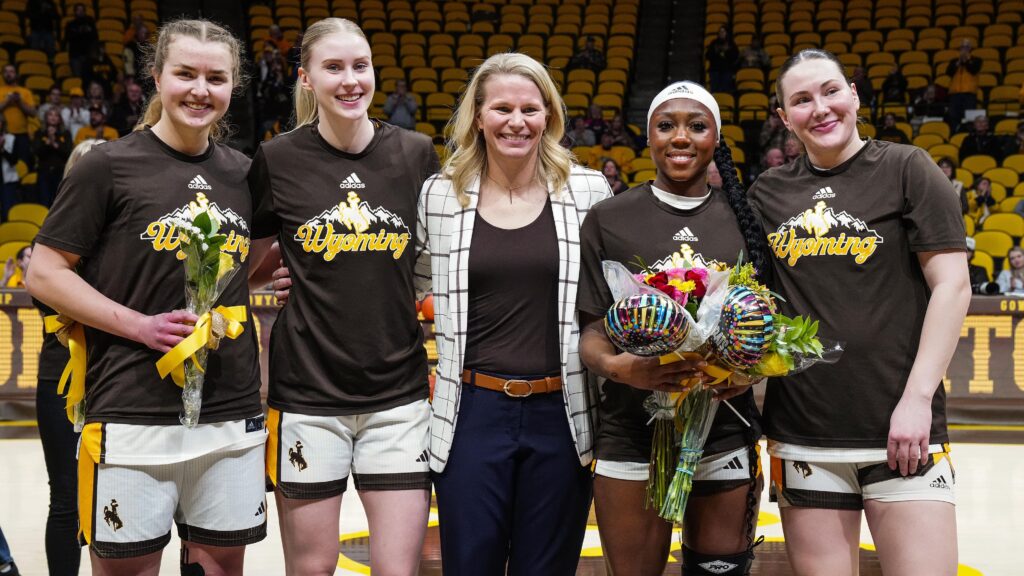 Wyoming Basketball Sweeps Senior Night with Home Wins