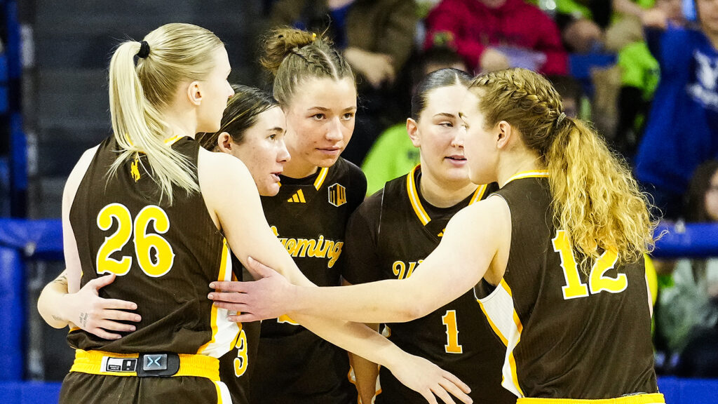 Cowboys, Cowgirls Close Home Schedules with Seniors Honored, Freshmen Earn Weekly Awards