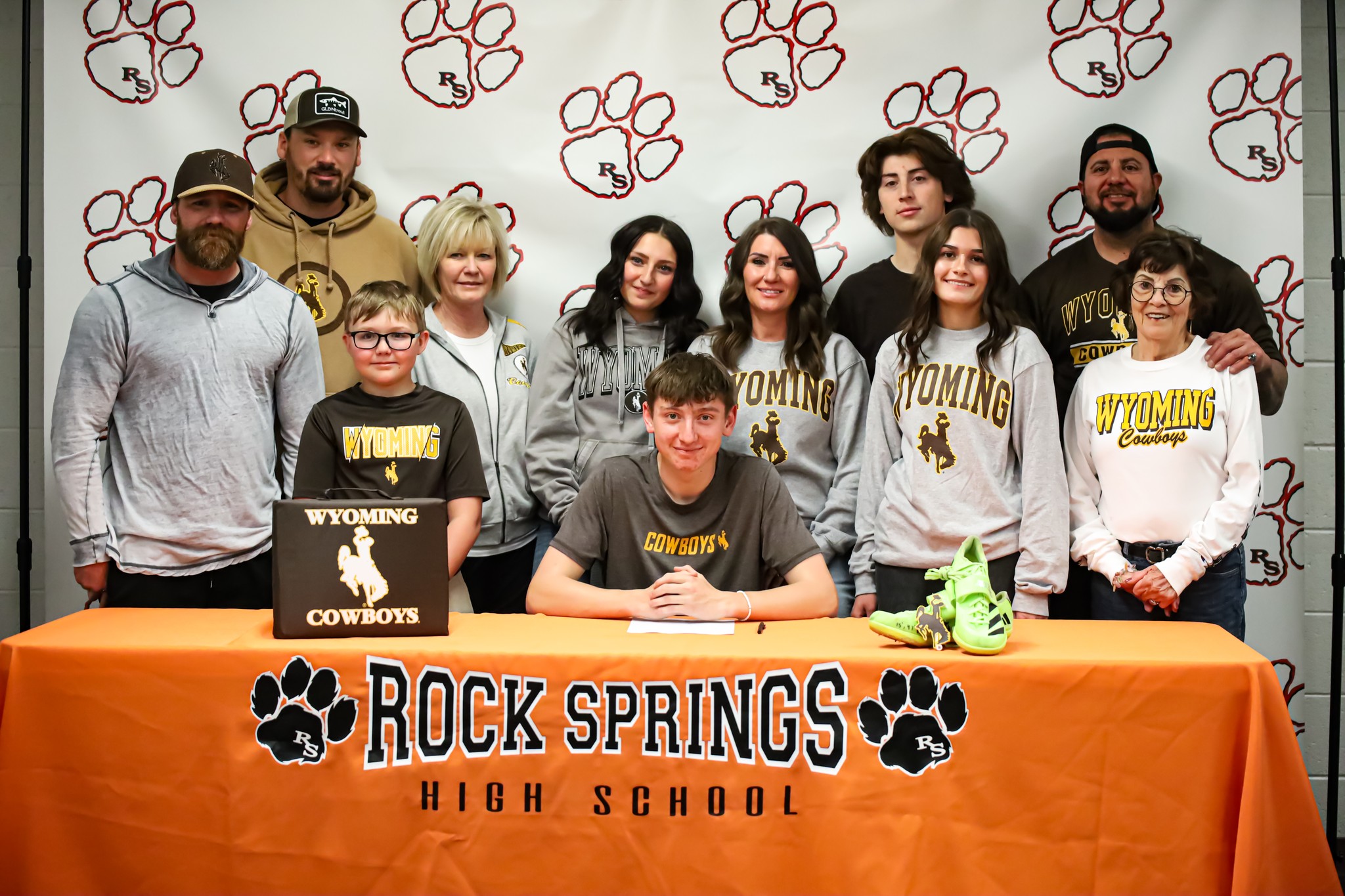 Sisneros Signs with Wyoming to Continue Record-Setting High Jump Career