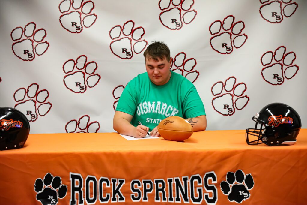 Hamilton Reignites Career, Signs with Bismarck State