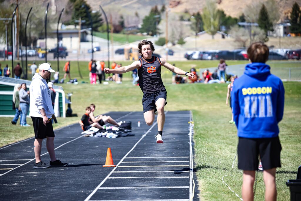 Rock Springs Shines at Wolves Stadium