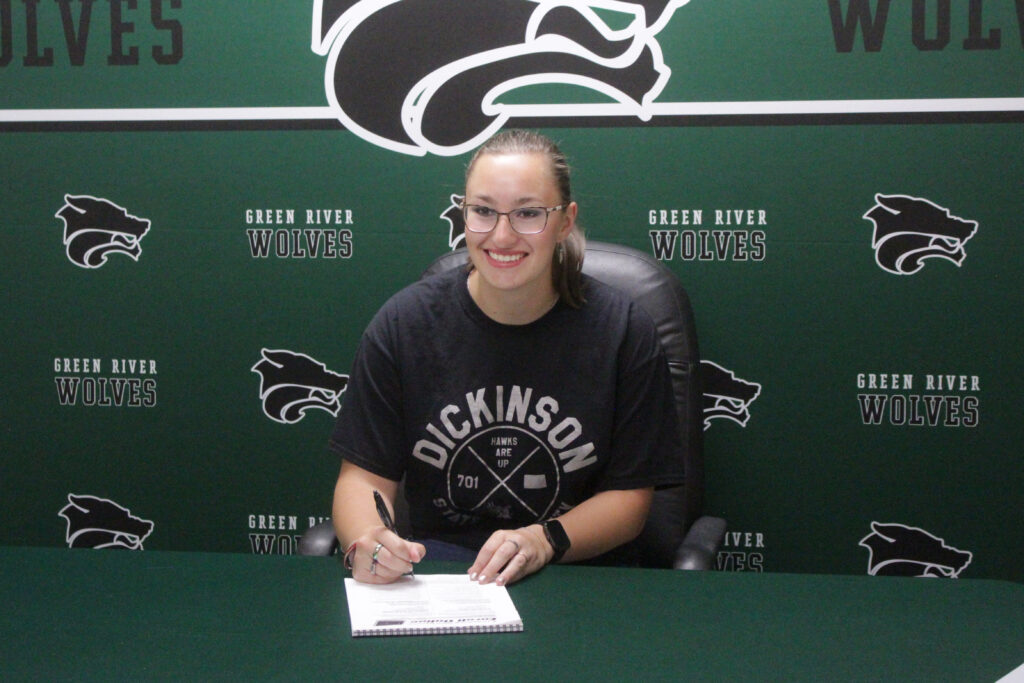 Green River Thrower Heads to Dickinson State