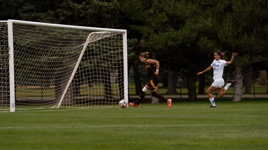 Glover’s Final Heroics Lifts Wyoming in Opener