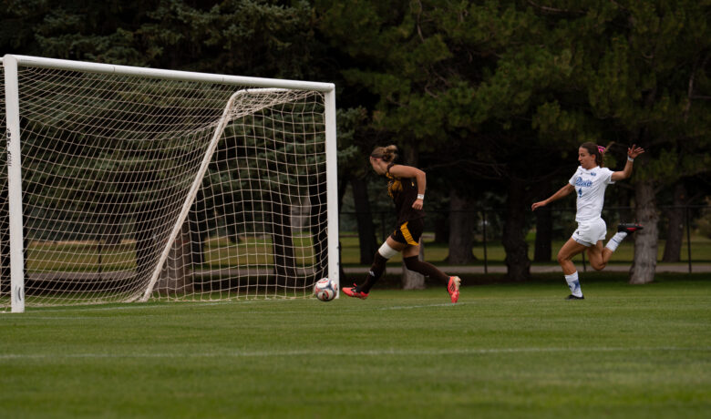Glover’s Final Heroics Lifts Wyoming in Opener
