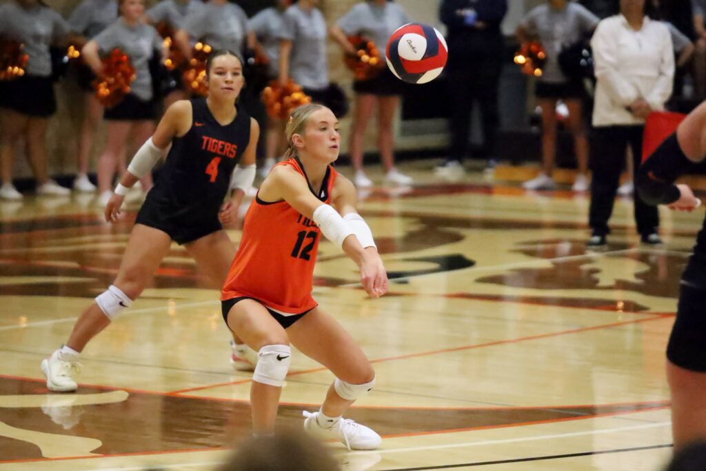 Lady Tigers Roll Riverton in Conference Match